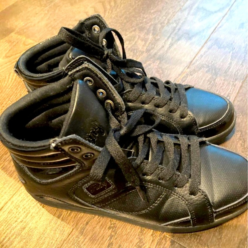 Black hip-hop sneakers women’s size 6.5